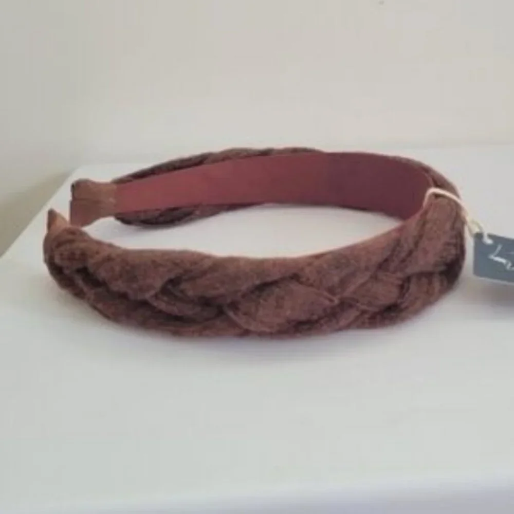 Universal Thread new tag